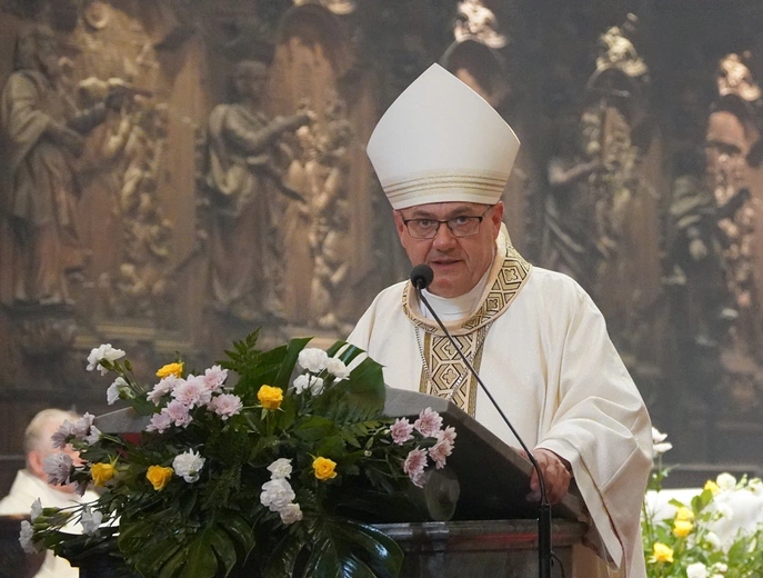 Bp Kiciński: Odbij od brzegu