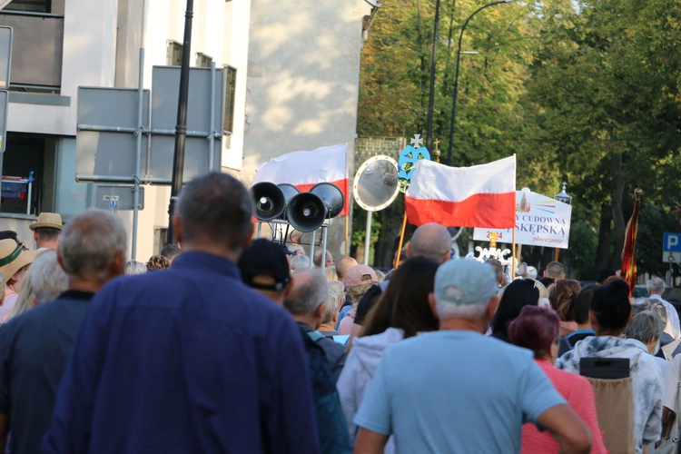 Płock. Wyjście pielgrzymki do Skępego