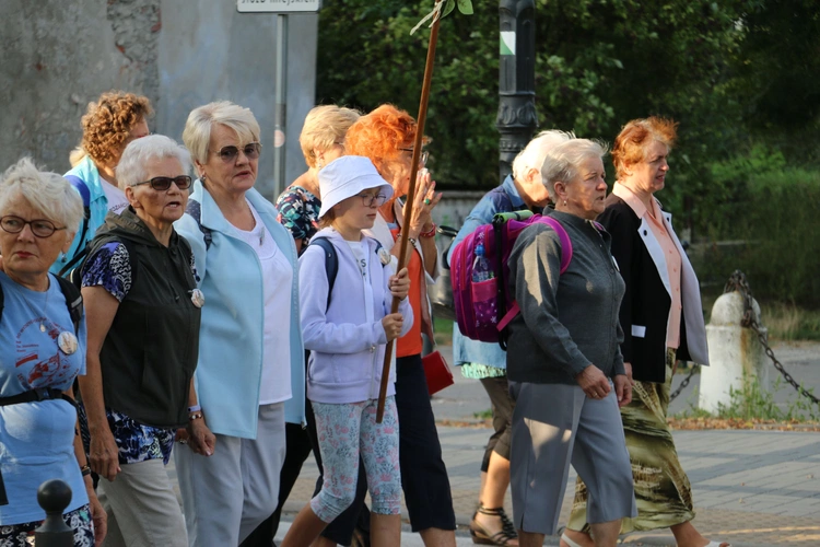 Płock. Wyjście pielgrzymki do Skępego