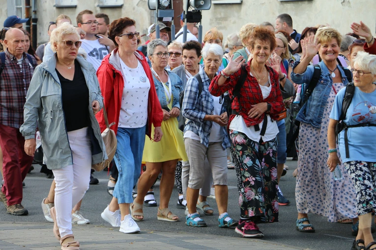 Płock. Wyjście pielgrzymki do Skępego