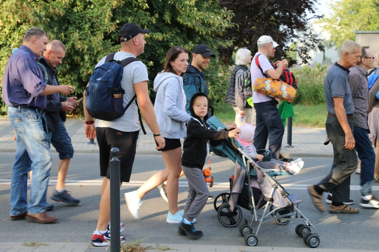 Płock. Wyjście pielgrzymki do Skępego