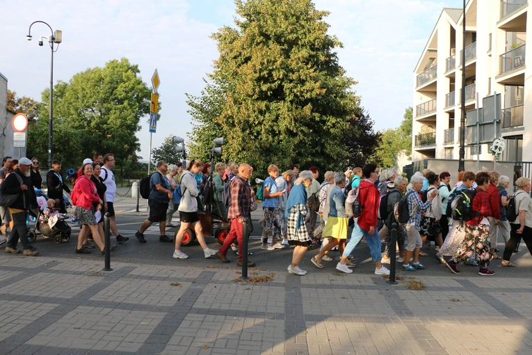 Płock. Wyjście pielgrzymki do Skępego