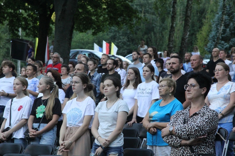 Młodzi na zawadzkim wzgórzu