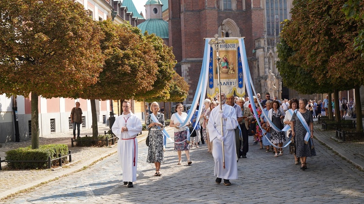 Dzień skupienia nadzwyczajnych szafarzy Komunii Świętej