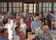 Nadzwyczajni szafarze Komunii św. i synod archidiecezji wrocławskiej