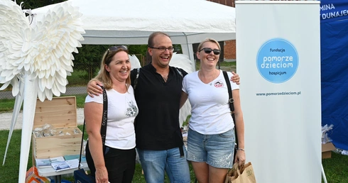 Festyn z charytatywnymi skrzydłami