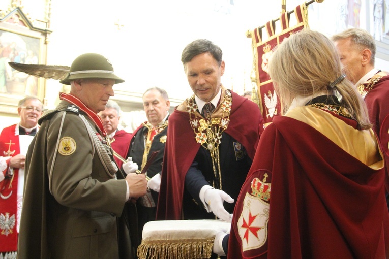 195. Inwestytura Królewskiego Orderu św. Stanisława w Szczepanowie