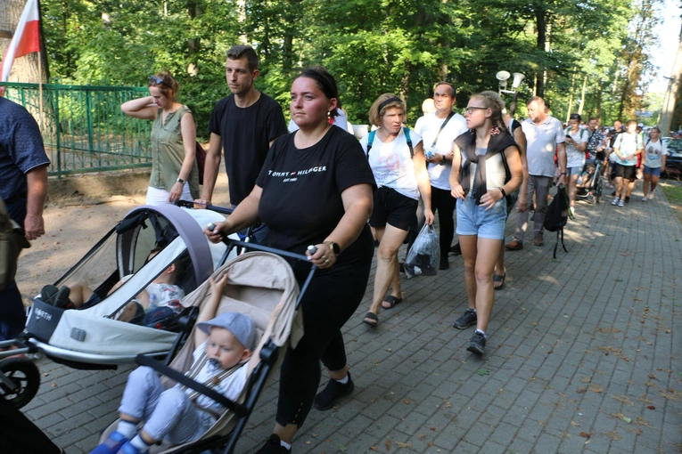 Skępe. Wejście pielgrzymek