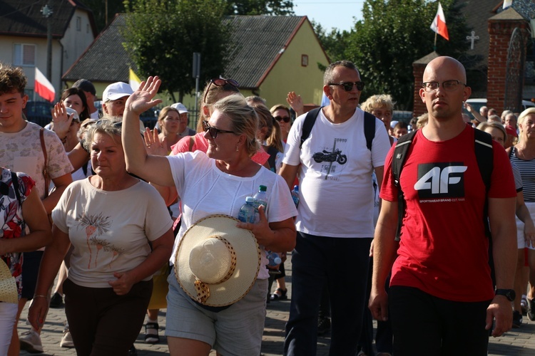 Skępe. Wejście pielgrzymek