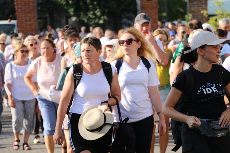 Skępe. Wejście pielgrzymek