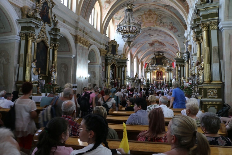 Skępe. Wejście pielgrzymek