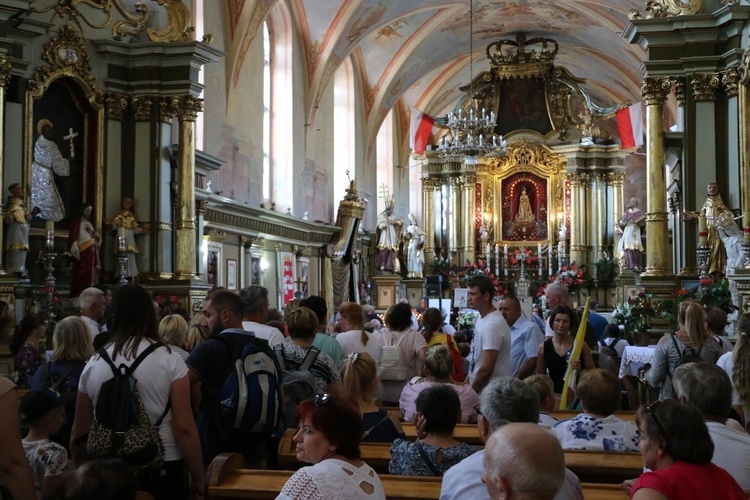 Skępe. Wejście pielgrzymek