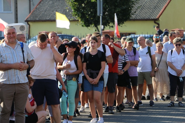 Skępe. Wejście pielgrzymek