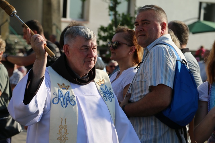 Skępe. Wejście pielgrzymek