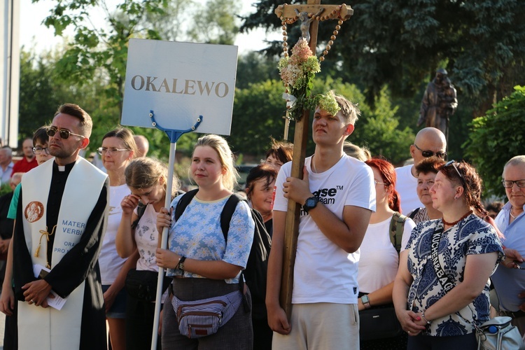 Skępe. Wejście pielgrzymek