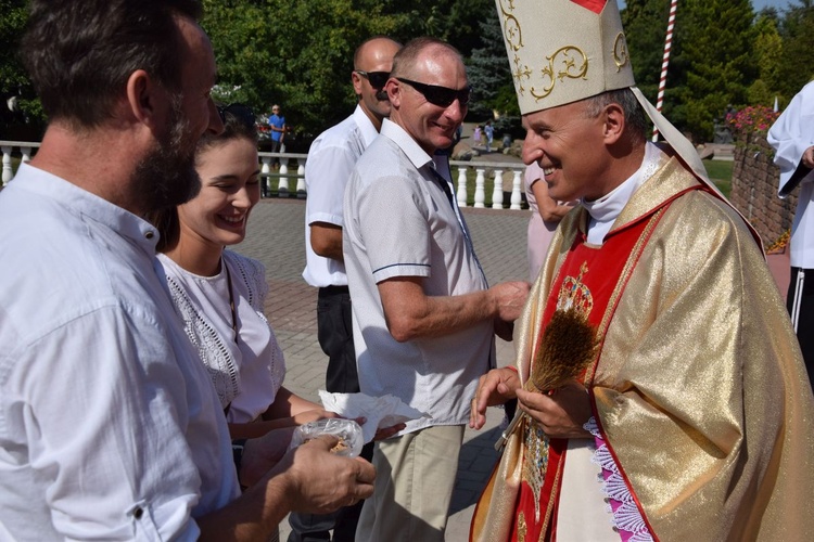 Dożynki diecezjalne w Kałkowie-Godowie