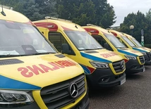Śląskie. 14 nowych ambulansów trafiło do miast w regionie