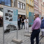 Wernisaż wystawy o mjr. Ryszardzie Małaszkiewiczu na wrocławskim rynku