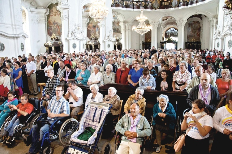 	Wielka pielgrzymka przyciąga setki osób z całego Dolnego Śląska. 