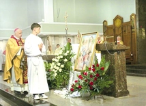 Bp Adam Bab zachęcał, by bliżej poznać błogosławionych.