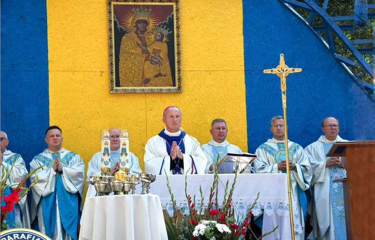 	Mszy św. przewodniczył bp Marek Solarczyk.