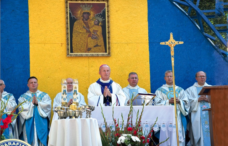 	Mszy św. przewodniczył bp Marek Solarczyk.