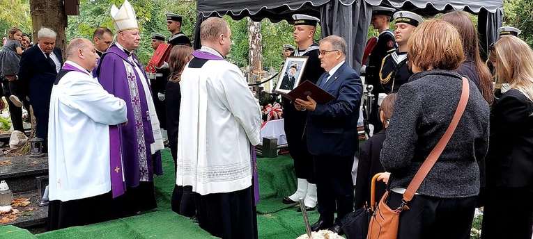 Ostatnie pożegnanie kapitana Sulatyckiego