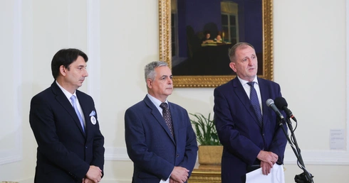 Podczas briefingu prasowego po posiedzeniu rady w Pałacu Prezydenckim w Warszawie