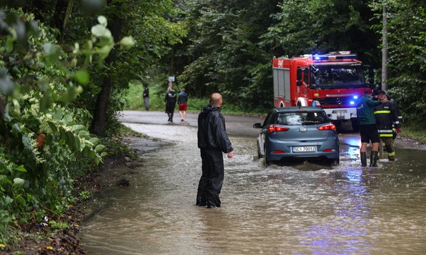 Śląskie: Pogotowie przeciwpowodziowe w powiecie cieszyńskim