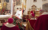 Nabożeństwo ze świecami na Górze Świętej Anny
