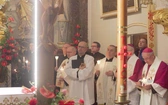 Nabożeństwo ze świecami na Górze Świętej Anny