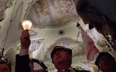Nabożeństwo ze świecami na Górze Świętej Anny