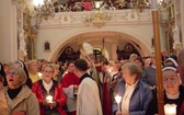 Nabożeństwo ze świecami na Górze Świętej Anny