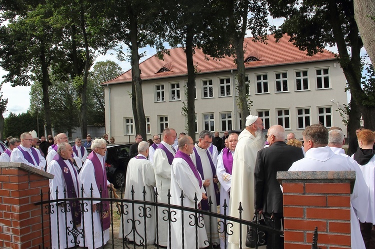 Pogrzeb w Jędrzejewie cz. 2