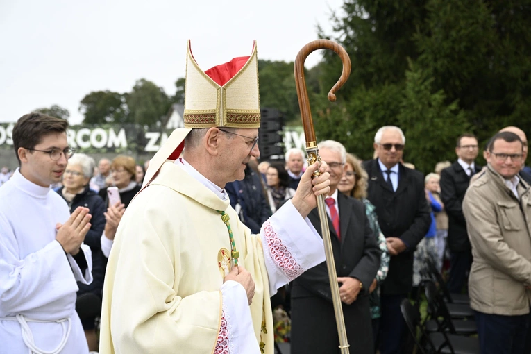 Abp Tadeusz Wojda przewodniczył Mszy św. odpustowej w Skrzatuszu