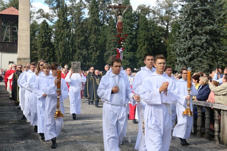 Odpust w opactwie cystersów w Mogile ku czci Podwyższenia Krzyża Świętego