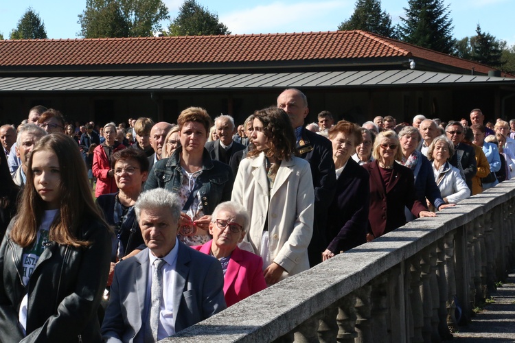 Odpust w opactwie cystersów w Mogile ku czci Podwyższenia Krzyża Świętego