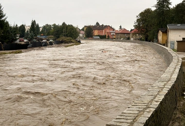 Sytuacja meteo się uspokaja, ale jest wciąż niebezpiecznie