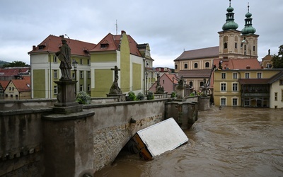 Zbiórki pomocowe i modlitwa. Kościół odpowiada na potrzeby powodzian