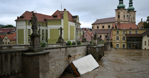 Zbiórki pomocowe i modlitwa. Kościół odpowiada na potrzeby powodzian