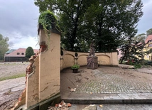 Bardzo źle to wygląda... Powódź u franciszkanów w Kłodzku