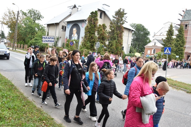 Pielgrzymka dzieci. Wyjście z Przasnysza