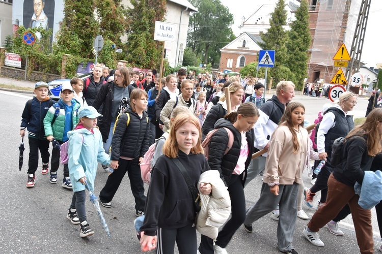 Pielgrzymka dzieci. Wyjście z Przasnysza