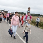 Pielgrzymka dzieci. W drodze do Rostkowa