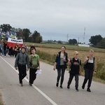 Pielgrzymka dzieci. W drodze do Rostkowa