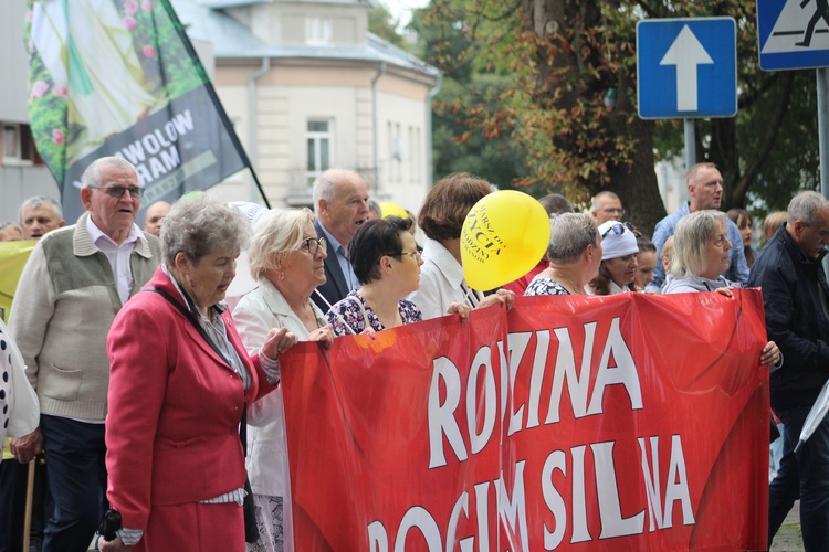 Ciechanów. Marsz dla Życia i Rodziny