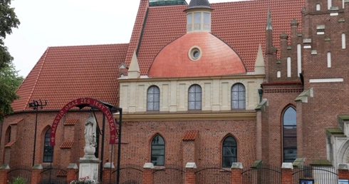 Odnowiony szczyt kaplicy św. Anny