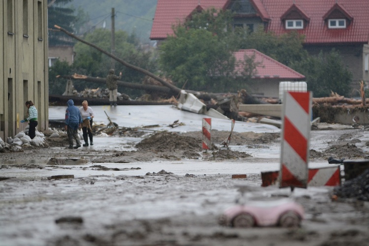 Głuchołazy po opadnięciu wody