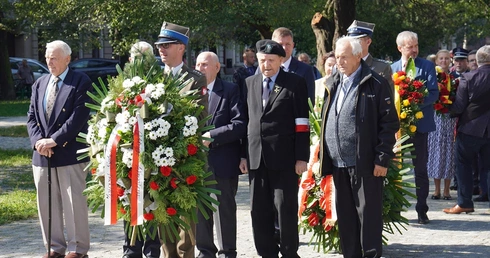 Wrocław. U św. Bonifacego i pod pomnikiem Zesłańcom Sybiru