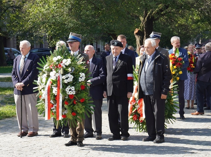 Wrocław. U św. Bonifacego i pod pomnikiem Zesłańcom Sybiru